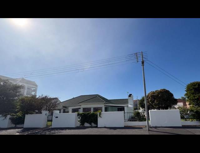 4 BEDROOM HOUSE FOR SALE IN STRAND NORTH